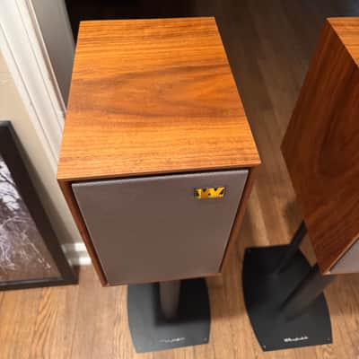 Wharfedale Denton 80th Anniversary Speakers w/ Wharfedale Stands Bild 3