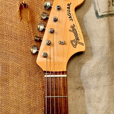 Fender MIJ Traditional 60's Jaguar 2021 - 3 Tone Sunburst image 4