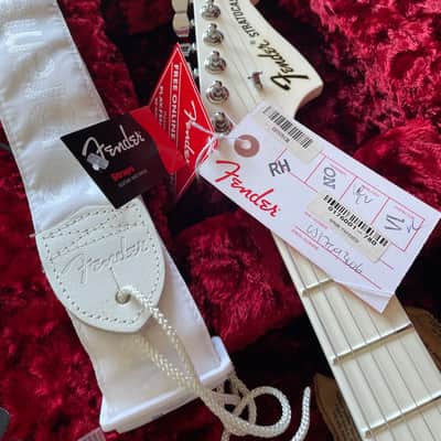 Fender SUPREME Limited Stratocaster 2017 - White image 6