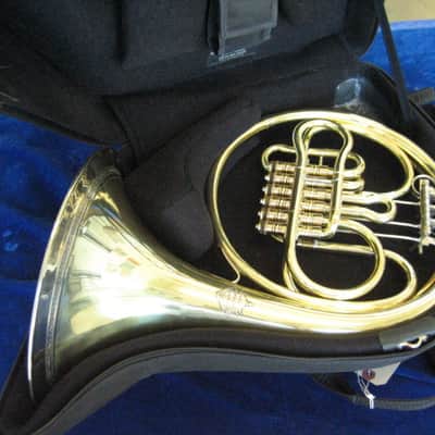 Alexander 92M Vienna Horn with Marcus Bonna Case, Mint! image 16
