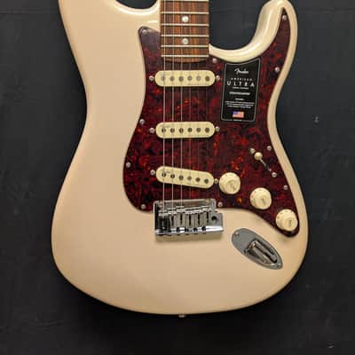 Fender American Ultra Stratocaster 2021 - Arctic Pearl image 3