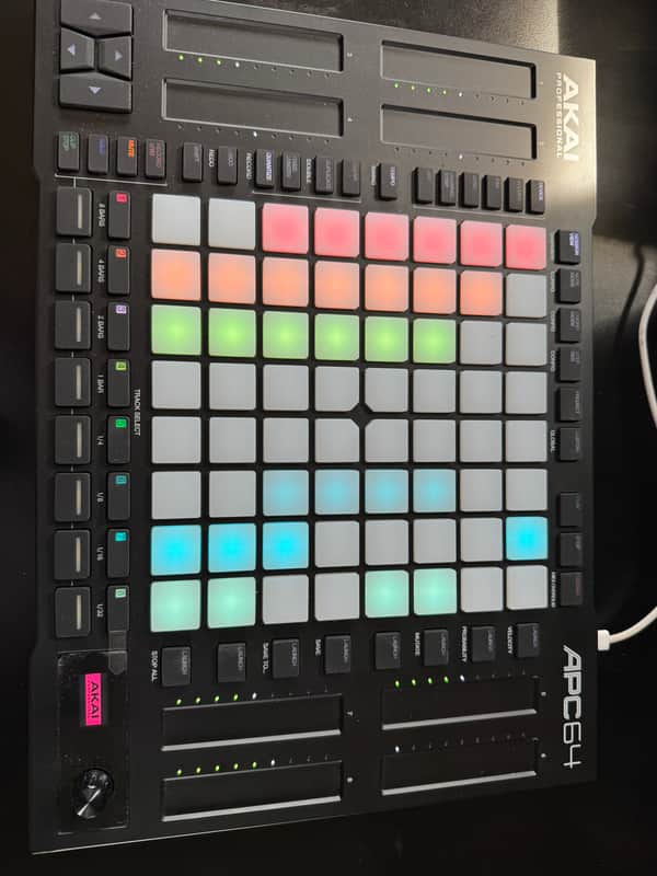 Akai APC64 MIDI Controller 2023 - Present - Black imagen 1