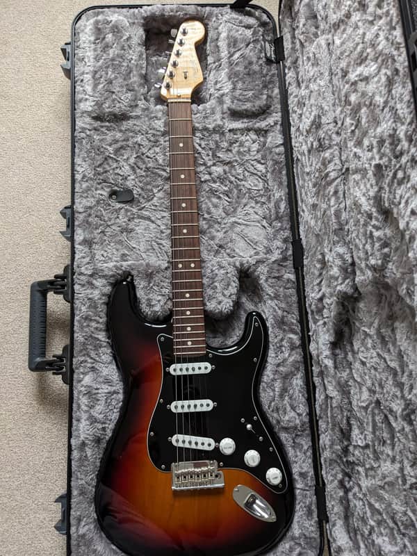 Fender American Professional Stratocaster with Rosewood Fretboard 2017 - 2019 - 3-Color Sunburst