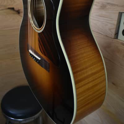 Huss and Dalton Crossroads L-13 Deluxe 2023 - Sunburst image 4