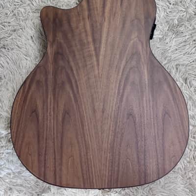 Tagima Olive Grace EQ-NTOP Acoustic Guitar w/HS Case - Natural Finish - B stock image 4
