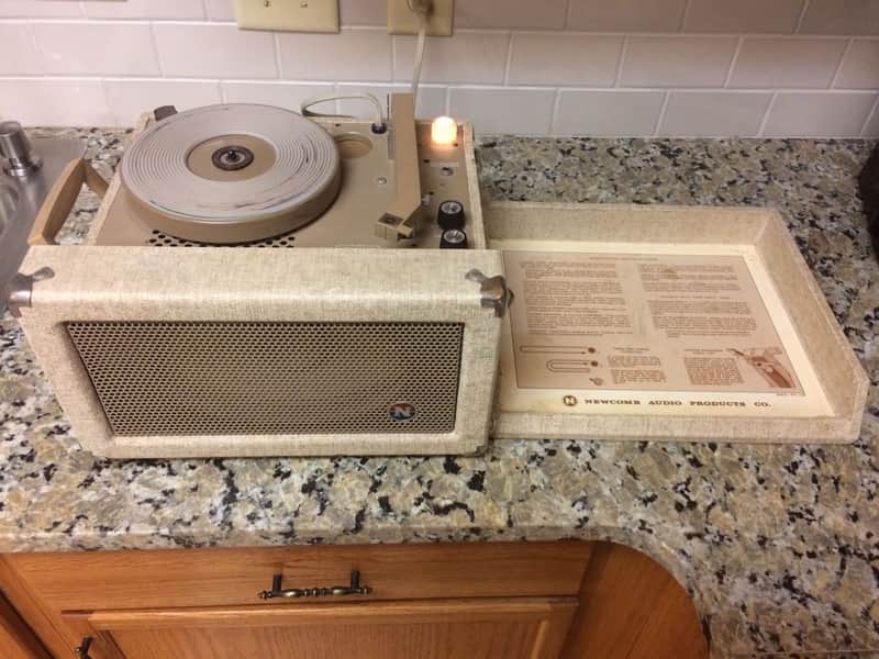 Newcomb Record Player Vintage Portable Model Solid State Speed Vtg image 1