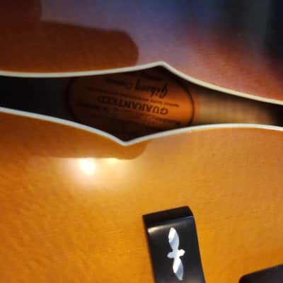Gibson Byrdland 2001 Sunburst lightly played image 16