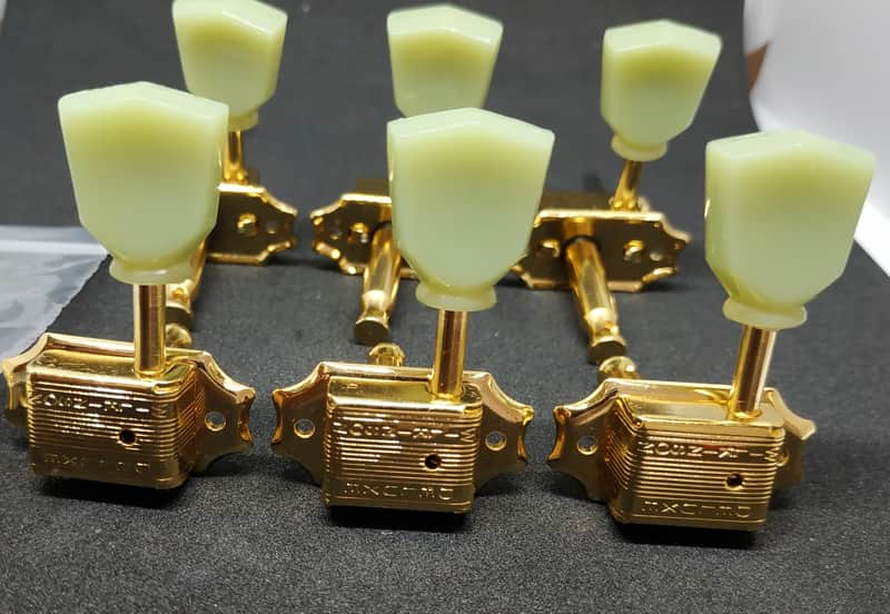 6 Gold Wilkinson, kluson style 3+3 Machine heads, Keystone button image 1