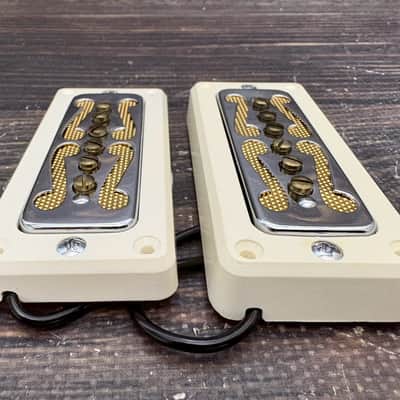 Unused 60s DeArmond Rocket Gold Foil Mustache Pickups NOS image 5