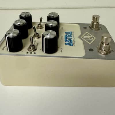 Universal Audio Astra Modulation Machine image 4