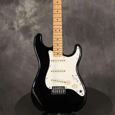 Fender Standard Stratocaster Hardtail (1983 - 1984) | Reverb