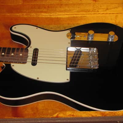 Fender Telecaster 2011 black with white binding image 8