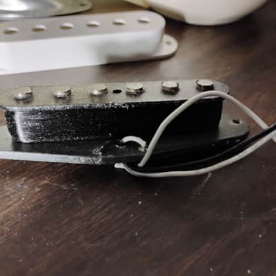 Fender Stratocaster Pickup 1979 Original Vintage grey bobbin USA Part, works perfectly, 5.7k ohms, for luthier project restoration restore image 4