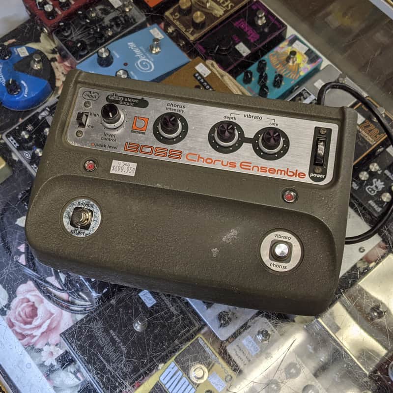 Boss CE-1