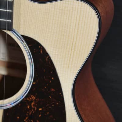 Martin 000c Jr E Junior Series Solid Sapele / Spruce Acoustic-Electric image 19