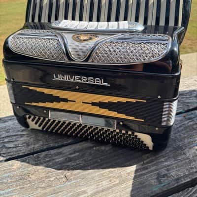 Vintage Universal 120-Bass 41-Key Piano Accordion – Made in Italy w/ Case image 1
