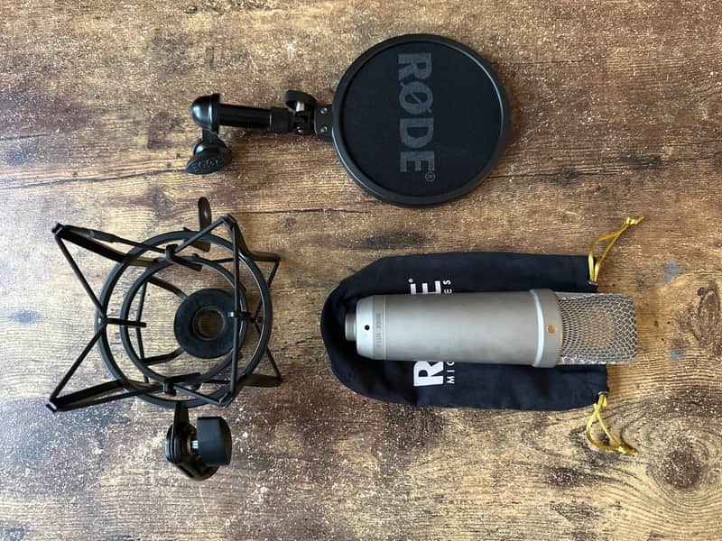 RODE NT1-A Large Diaphragm Cardioid Condenser Microphone 2002 - Present - Silver image 1