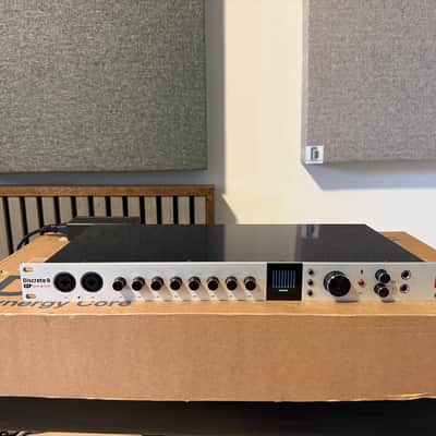 Antelope Audio Discrete 8 Pro Synergy Core 26x32 Thunderbolt 3 USB Interface 2022 - Present - Silver image 1