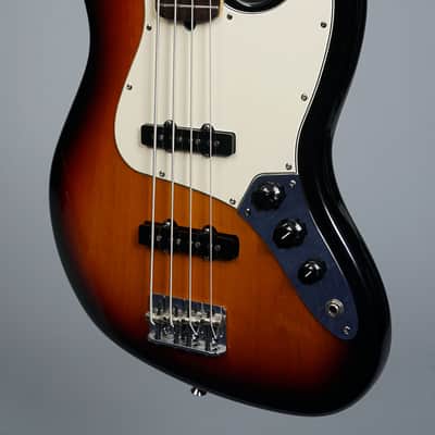 Fender American Standard Jazz Bass 2004 - Three Tone Sunburst image 3