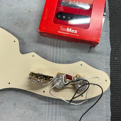 Fender Telecaster ThinLine Deluxe - 3TS Partscaster image 24