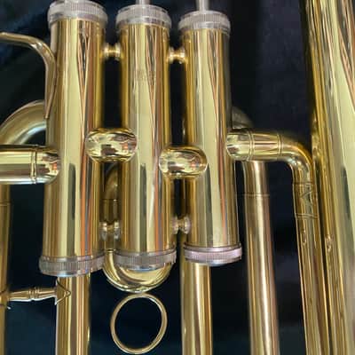 (Mendini) cecilio baritone horn (euphonium) with case and mouthpiece image 9