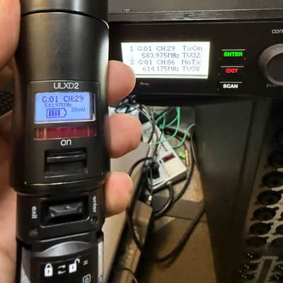 Shure ULX-D DIGITAL WIRELESS MICROPHONE SYSTEM j50A, worldwide shipping image 14