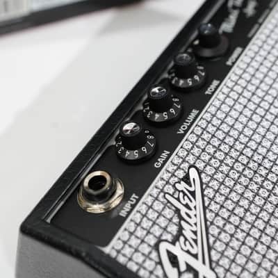Fender Mini ‘57 Twin-Amp – 1W Battery-Powered Mini Combo, 2x2" Speakers, Headphone Out image 3
