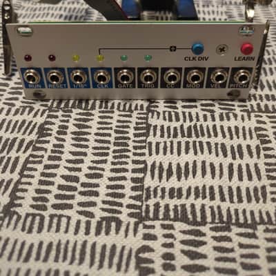 Intellijel uMIDI 1U MIDI Interface Eurorack Synth Module 2016 - 2019 - White image 1