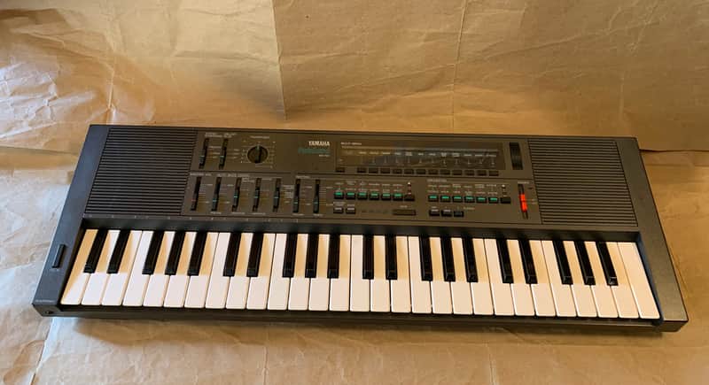 動作品　YAMAHA ヤマハ MK-100 ポータサウンド　シンセサイザー Yamaha MK-100 - rare pre-FM Portasound synth - YouTube