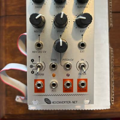 Hexinverter Mutant Clap 2010’s- - Silver image 1