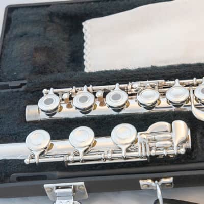 Yamaha YFL-381H Intermediate Open-hole Flute *Silver Headjoint *Made in Japan *Low-B *Cleaned & Serviced image 3