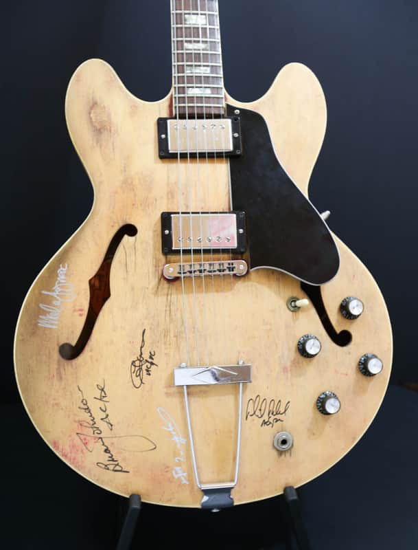 Mid 70s Gibson ES 335 Signed by AC/DC image 1