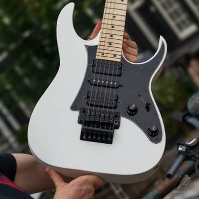Ibanez Genesis RG550 - White Flat image 3