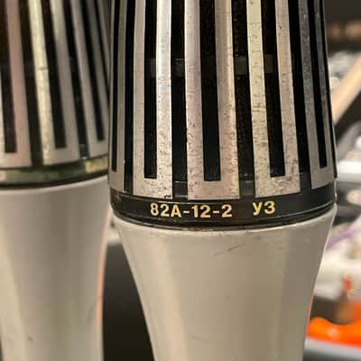 Pair of refurbished Lomo 82A-12-2 Y3 dynamic studio microphones w XLR connectivity! image 3