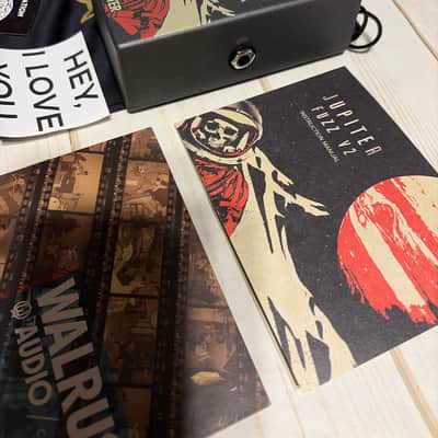 Walrus Audio Jupiter Multi-Clip Fuzz V2 2017 - 2025 - Grey / Red image 3