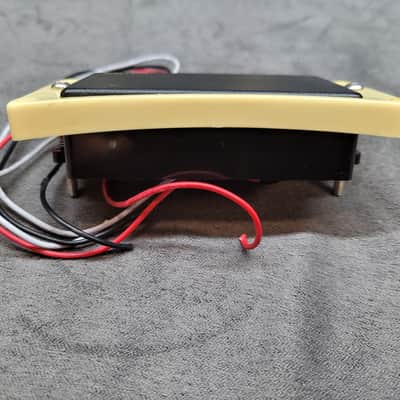 EMG 81 & 85 Active Humbucker Pickups - Black image 4