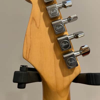 Fender American Standard Stratocaster with Maple Fretboard, Tremolo, 1995 - Black image 8