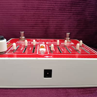Electro-Harmonix POG2 Polyphonic Octave Generator 2009 - Present - Red / White image 3