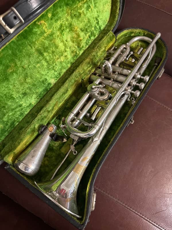 Buescher Symphony Model 10-22R (1923) Bb and A trumpet SN 136409 (silver plated) (gold wash bell) image 1