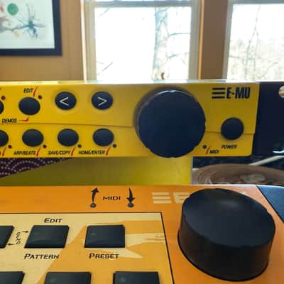 E-MU Systems XL7 AND Orbit 3 2001 - Yellow image 2