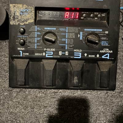 Roland GR-30 Guitar Synthesizer 1996 - 2000 - Black