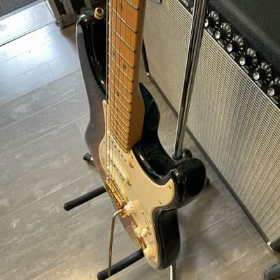 Fender 50th Anniversary American Deluxe Stratocaster 2004 - Sunburst used image 4