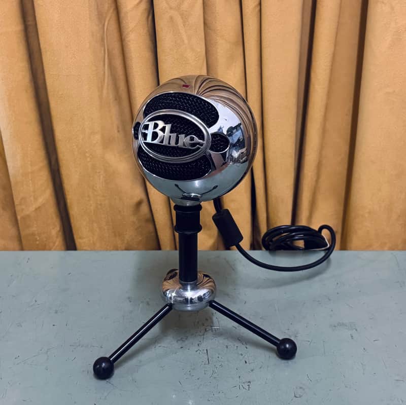 Blue Snow Ball USB microphone image 1