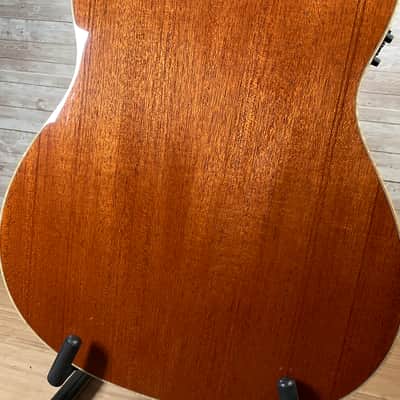 Larrivee LV-04 Early 2000s - Spruce / Mahogany  - Includes Hardshell Case image 14