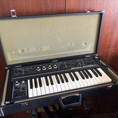 Roland SH-2 vintage analog synthesizer Perfect Working w/ original case