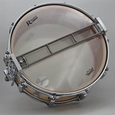 Used Rogers Dyna Sonic Reproduction 14x5 White Marine Pearl Reissue - Very Good image 5