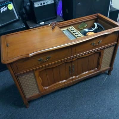 Vintage Magnavox Micromatic Stereo Console #150927-2 Phono/FM/AM/Aux Working image 3