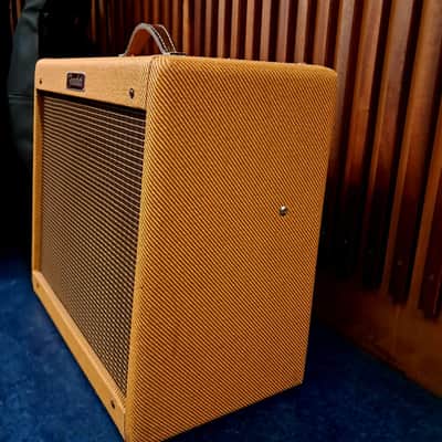 Fender Blues Junior Lacquered Tweed 15-Watt 1x12" Guitar Combo image 2