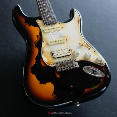 Fender Stratocaster S/S/H Black on Sunburst Aged Relic image 2