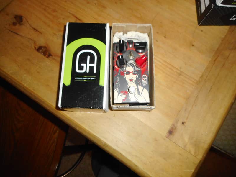 Greenhouse Effects Retro Sky 2010s - Red image 1